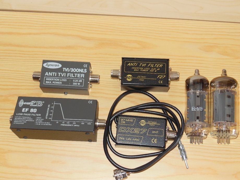 SYNCRON-300NLS-300Watt-0,25db-0-30MHZ-            Kr 250,-
ZETAGI-F27          300Watt-0,25db-0-30MHZ-            Kr 250,-
EURO CB-EF80      500Watt-0,5  db-0-30MHZ-            Kr 300,-
ZETAGI-DX27 ANTENNE-SPLITTER-Samme-Ant-Cb+Radio-Kr250,-
FORSTERKER-Rør-   EL- 519-pr.stk;      Kr 350,-
+ Porto;  For info;
epost;odderiks@online.no