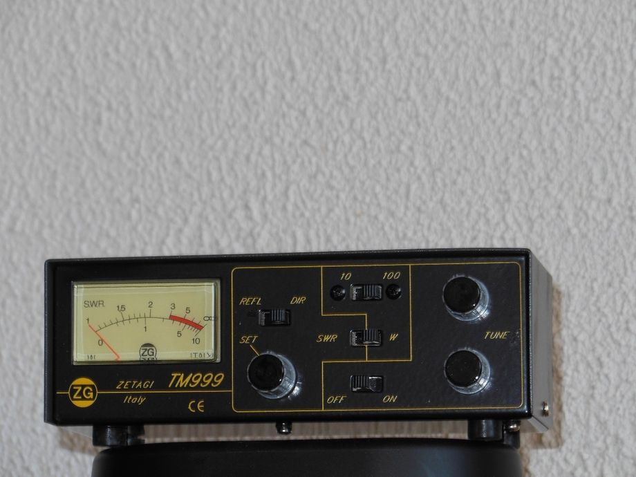 ZETAGI-TM999-SWR-METER-ANTENNE-TUNER-26-28MHZ-100WATT-AM/FM-DIM;160x100x60mm-Kr800,-+Porto-Norgespakken-Kr150,-Kontakt;    odderiks@online.no