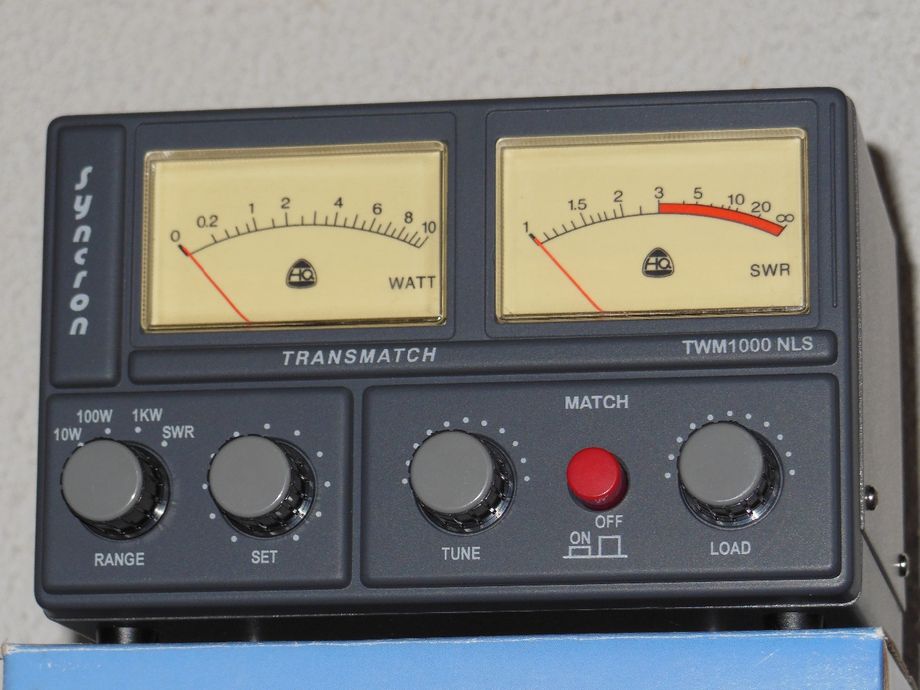 SYNCRON-TWM 1000 NLS-SWR-METER-MATCHER-BELYSNING;26-28Mhz-500Watt-AM-FM-1000Watt-SSB;Dimm;170x170x115-Vekt;1,4Kg;
Kr1700,-+Porto-Norgespakken-Kr150,- Kontakt;epost;odderiks@online.no