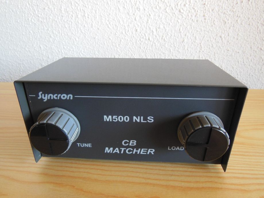 SYNCRON M500NLS-CB-ANTENNE-MATCHER-26-28MHZ-500WATT-AM-FM-1KW-SSB-Dimm:165x90x83mm;Vekt;750Gr;
Kr650,-+Porto-Norgespakken-Kr150,-Kontakt;
epost;odderiks@online.no