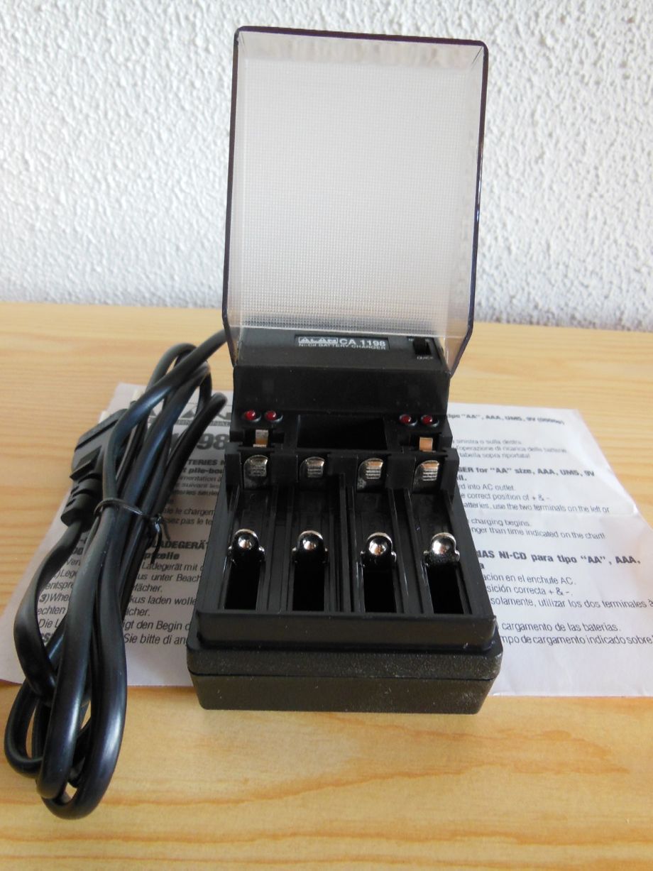 CA-1198 UNIVERSAL LADER;
Lader;Nic-Cad-Batterier;